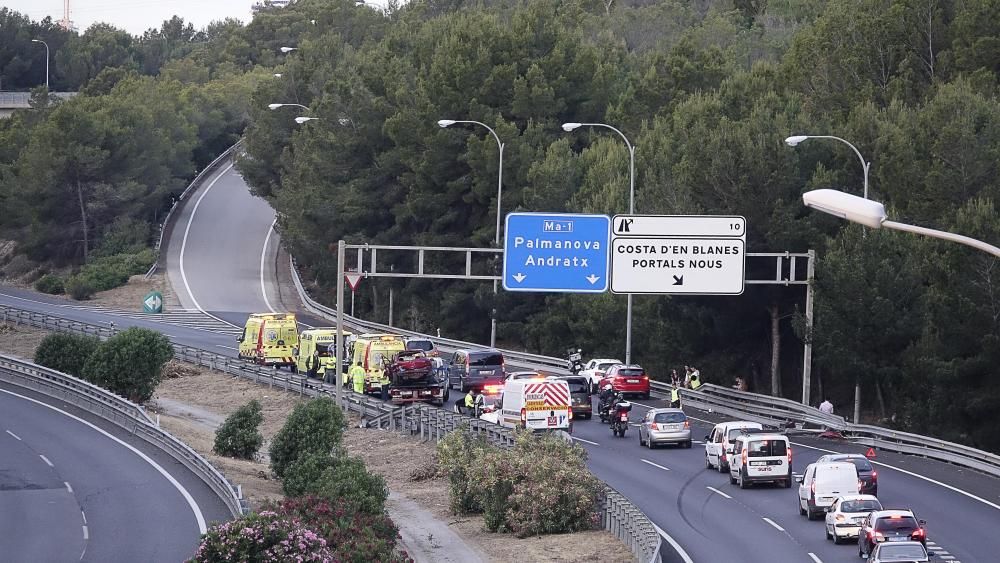 Cinco heridos en una colisión frontal en la autopista