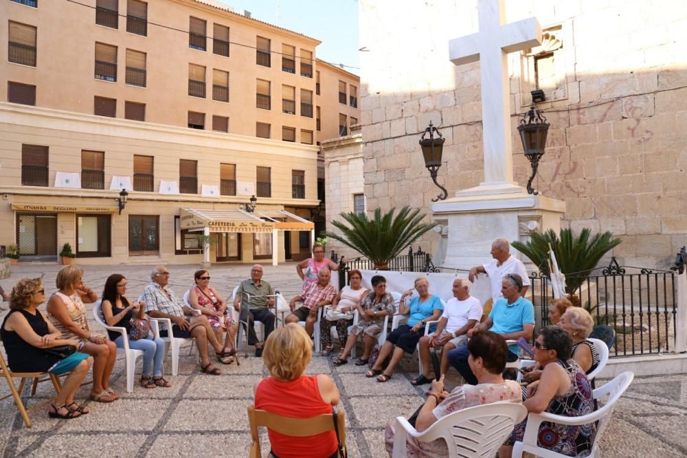 Vecinos de Callosa de Segura llevan 7 meses vigilando para que no retiren la Cruz