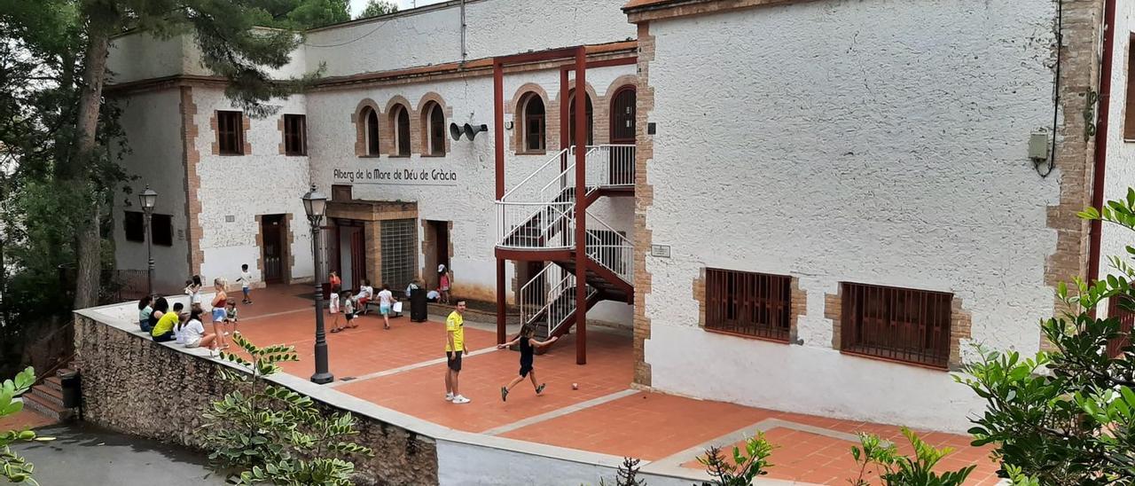 Asociaciones y colectivos, como la Escola de Música de La Lira, utilizan el albergue Mare de Déu de Gràcia para realizar actividades lúdicas y formativas.