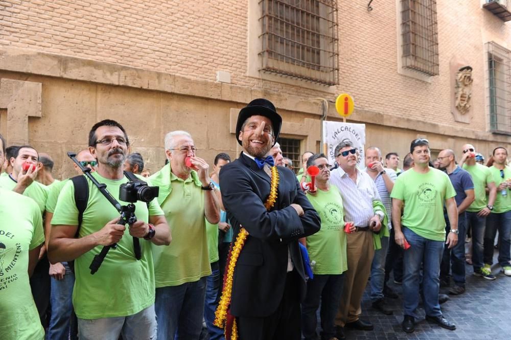 Pleno municipal con protesta