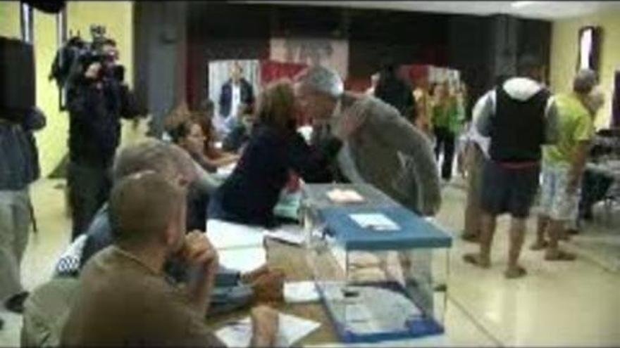 Sebastián Franquis vota en Lomo Apolinario