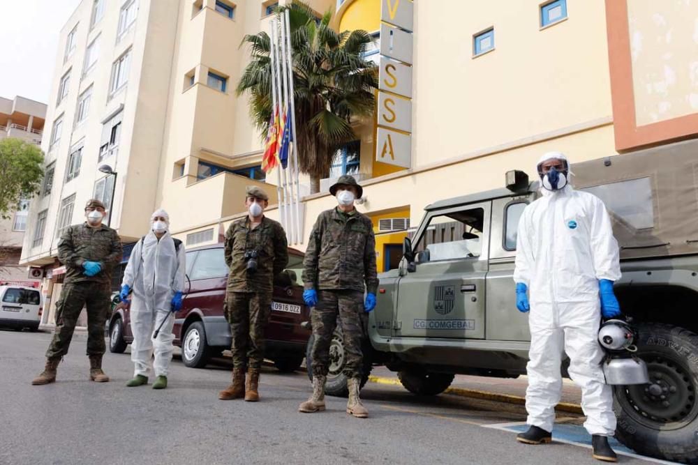 El Ejército desinfecta Hogar Ibiza y los Servicios Sociales en Cas Serres