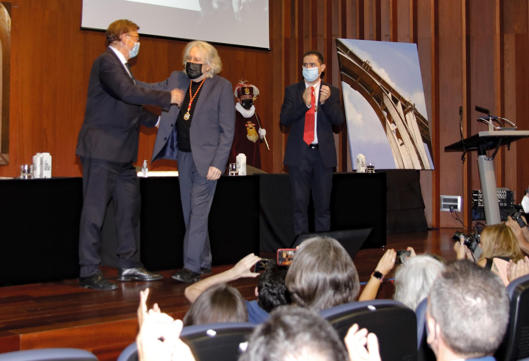 Antoni Miró recibe la Medalla de Oro y el título de Hijo Predilecto de Alcoy