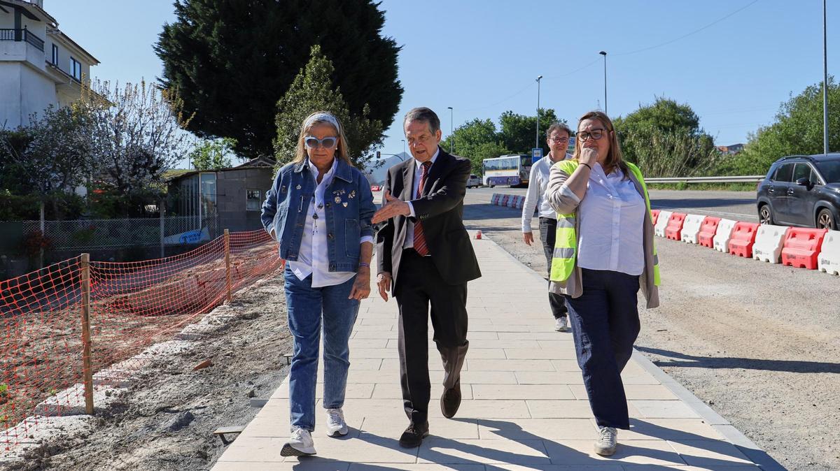 Caballero y Silva (i.), en la visita a las obras, esta mañana.