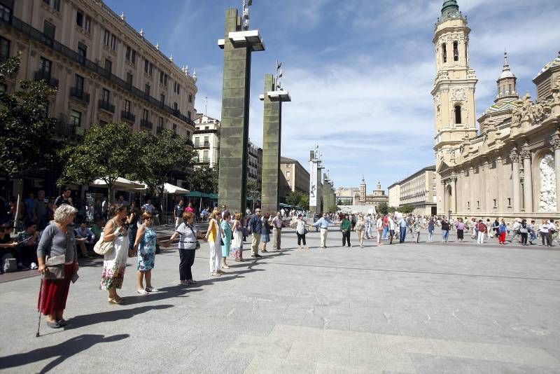 Fotogalería de la cadena humana  organizada por AFEDAZ