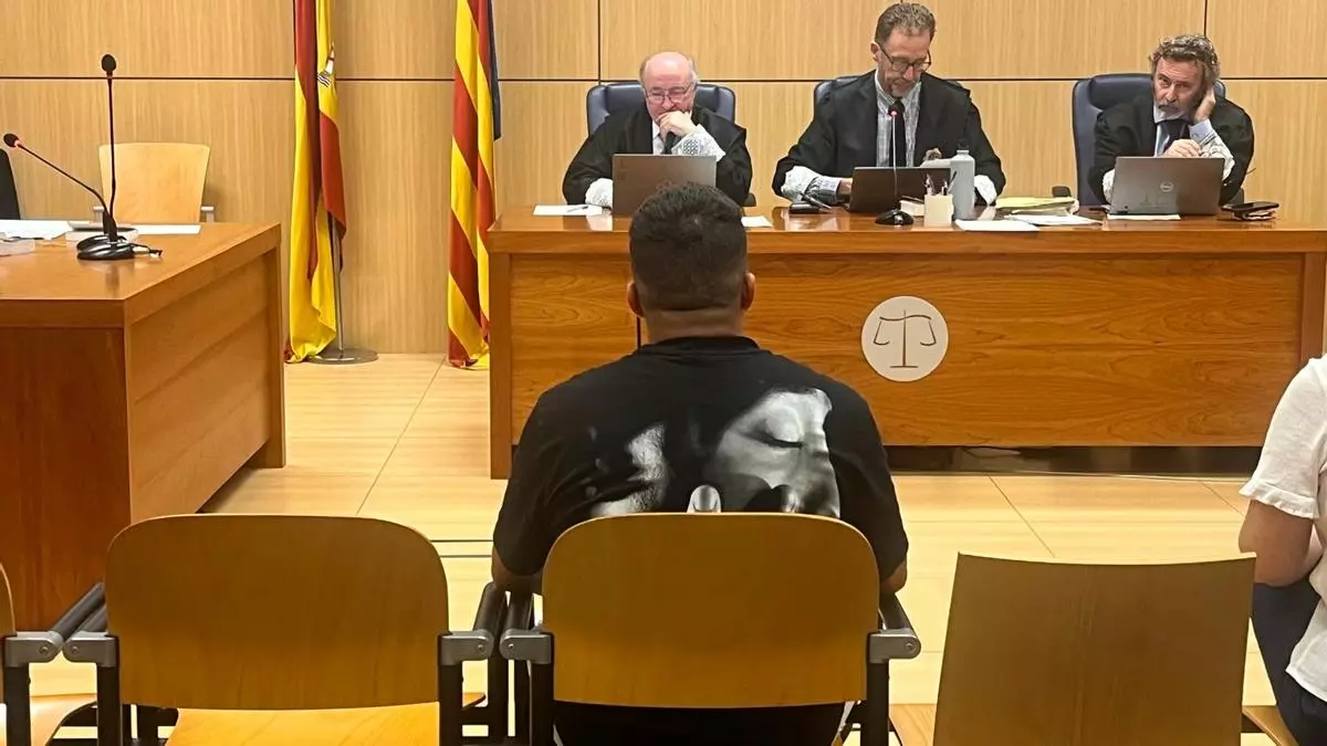 Seis años de cárcel por agredir con una piedra a un sintecho por una lata de cerveza
