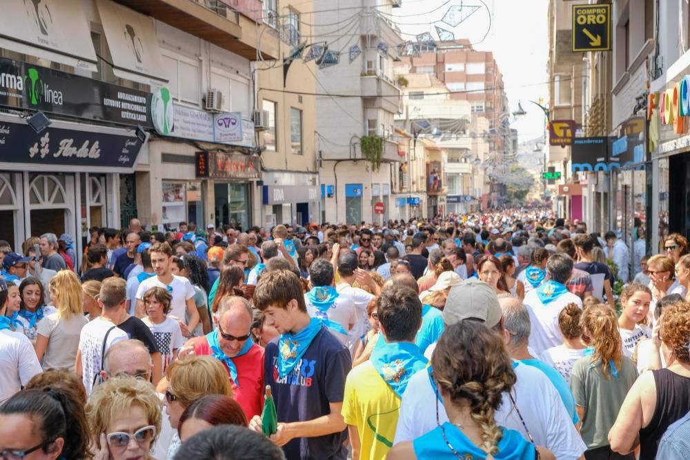 Multitudinaria participación en la tradicional carrera del Ayuntamiento a la plaza Castelar con motivo de la festividad de la Virgen de la Salud