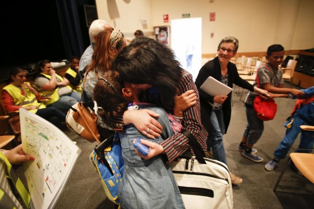 Llegada de niños saharahuis al centro de los Canapés