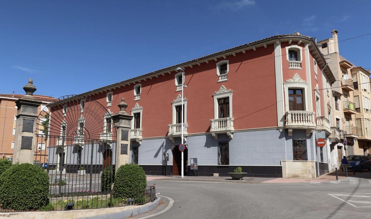 En el interior de este palacete se encuentra el museo de las muñecas más famosas de España.