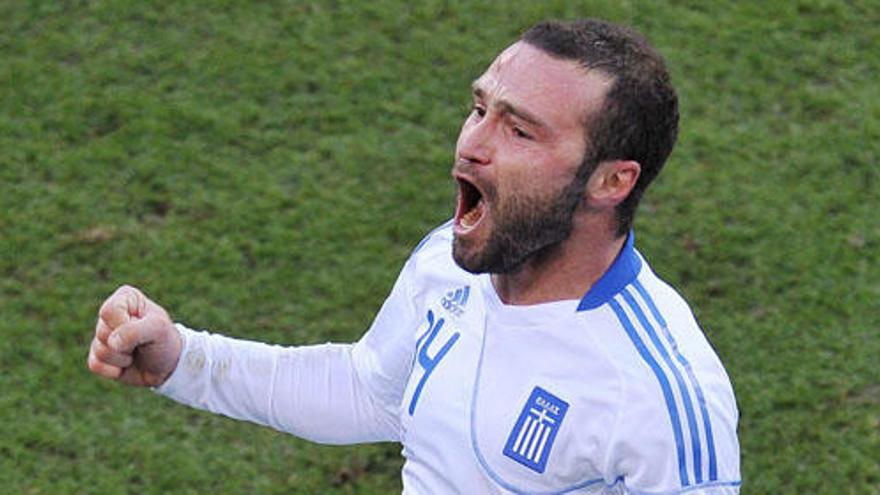 El jugador griego celebra el gol logrado ante Nigeria.