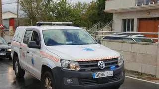 Tres personas, entre ellas un bebé, heridas tras chocar el vehículo en el que viajaban contra un poste en Porto do Son