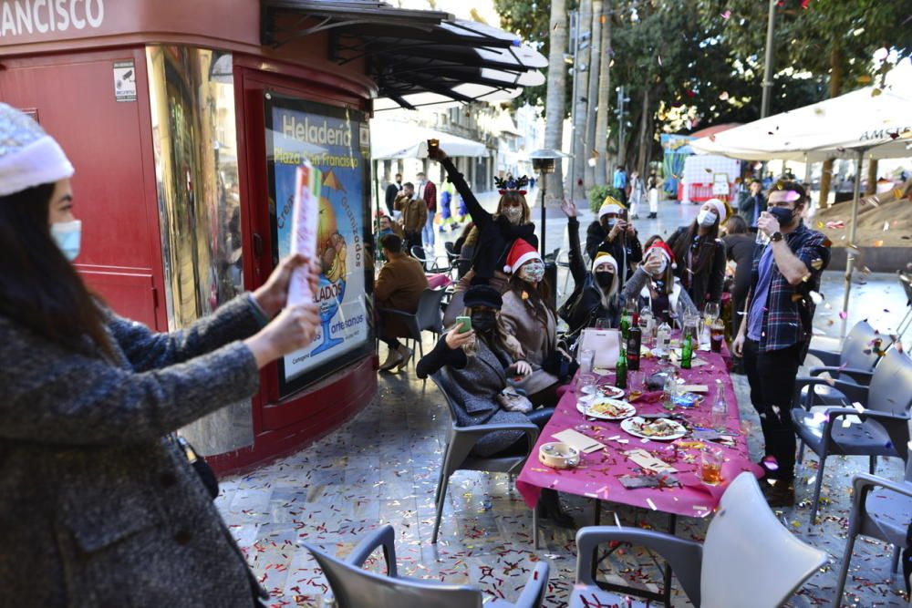 Ambiente festivo en Cartagena el último día del año