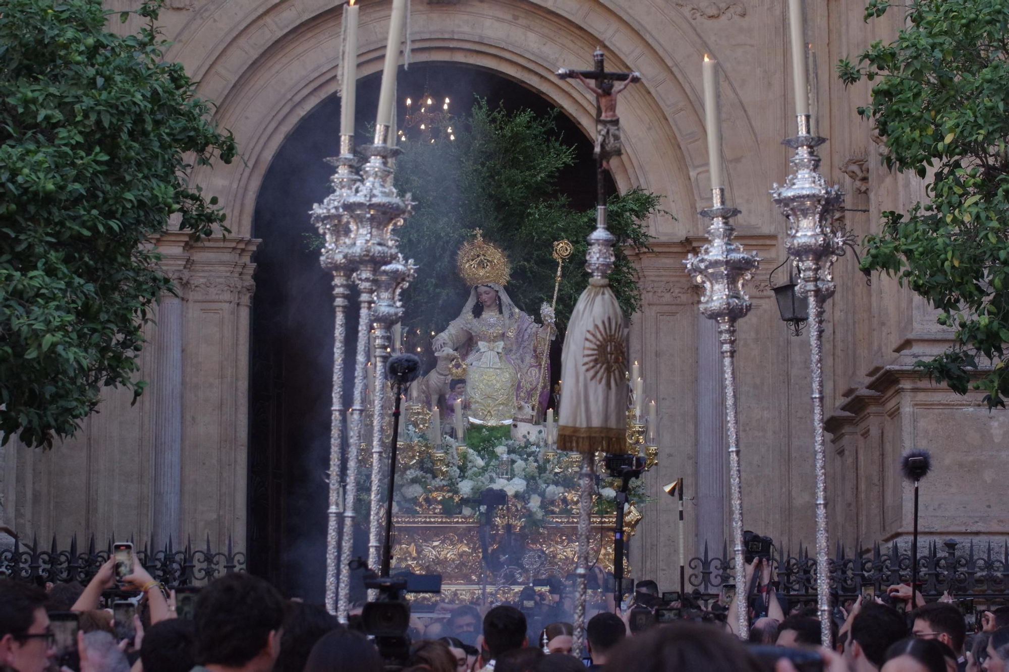 La procesión de la Divina Pastora por su Coronación Canónica, en imágenes