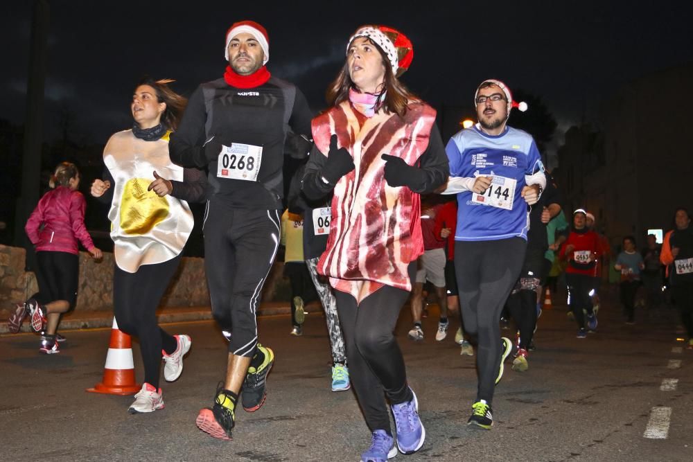 Más de 600 personas participan en la San Silvestre