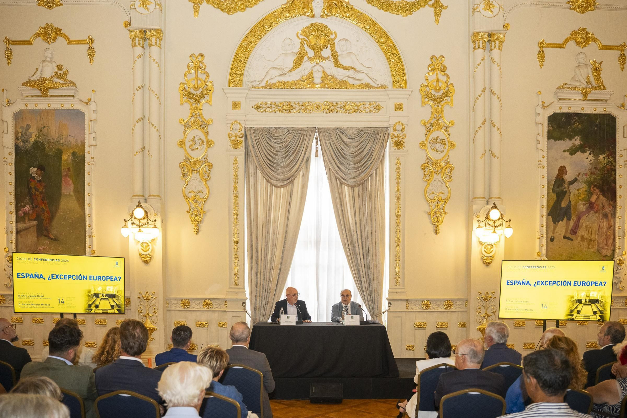 Ciclo 'Democracia y totalitarismo' en el Salón Dorado del Gabinete Literario