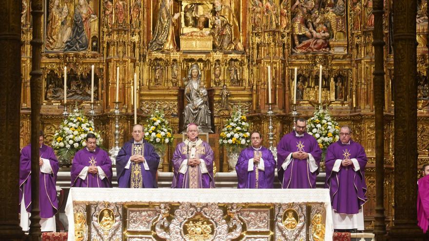La Catedral de Sevilla celebrará una misa funeral por las víctimas de Adamuz y el maquinista sevillano fallecido