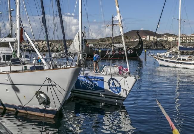 14/11/2016  deporte aventura sanidad  cinco mujeres que han superado el cancer cruzarán el atlántico patrocinadas por  pelayo que han realizado una escala en el muelle de marina de san miguel realizando un entrenamiento en la bahia