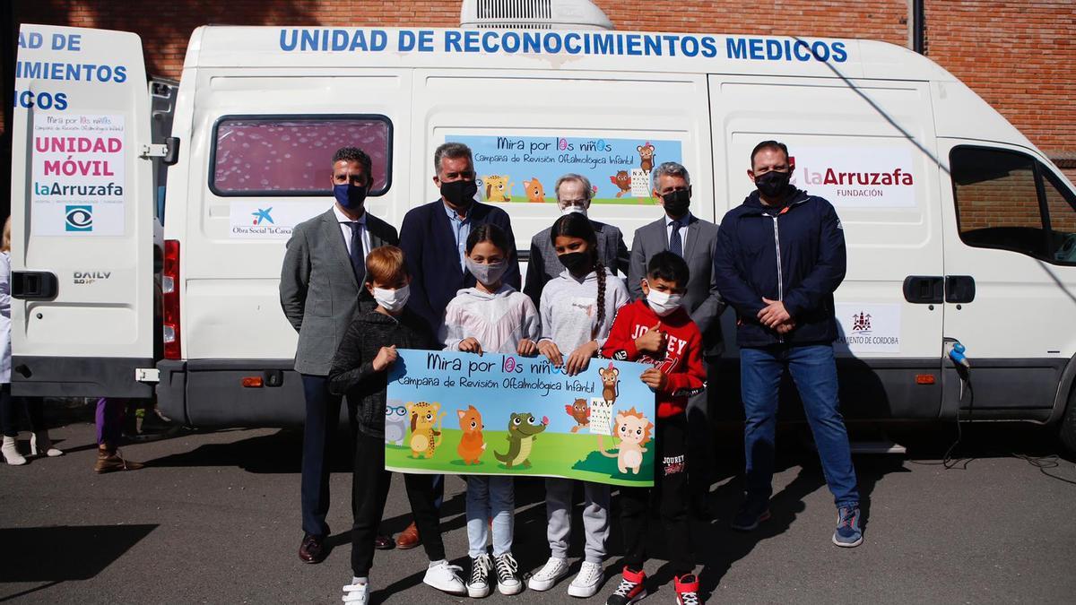 El delegado de Educación e Infancia, Manuel Torrejimeno, asiste a la presentación de la campaña &#039;Mira por l@s niñ@s&#039;.