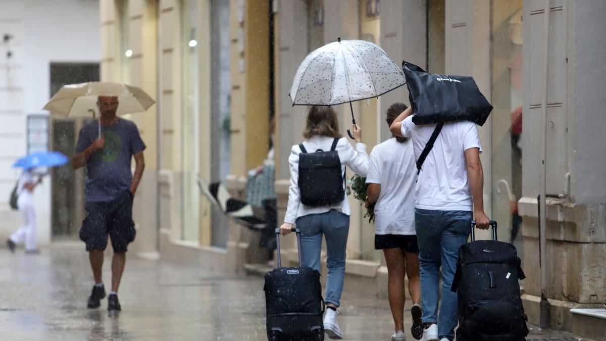 Primeras lluvias en Málaga capital con cierta intensidad desde hace semanas