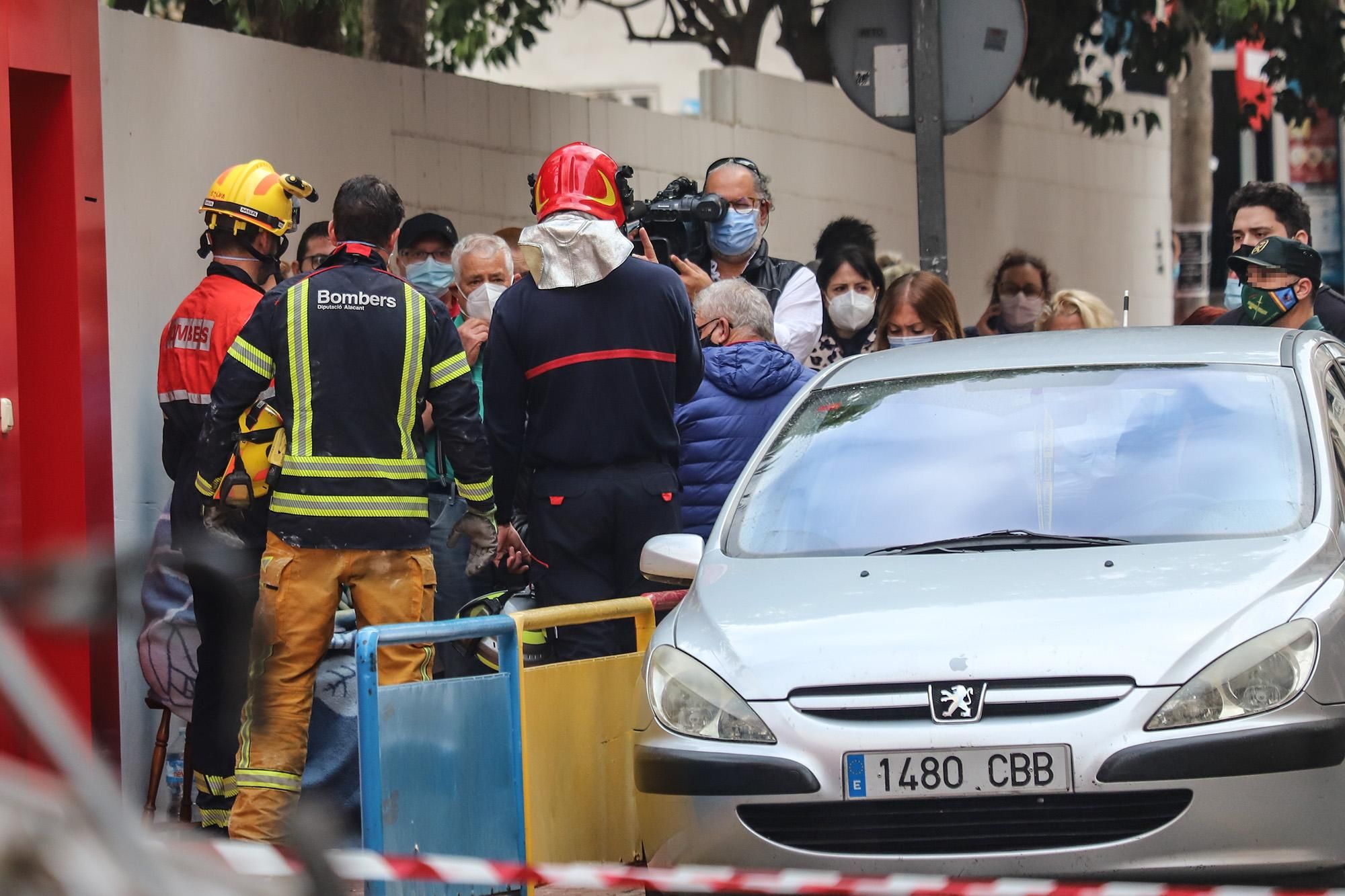 Una gran explosión destroza un edificio de Torrevieja