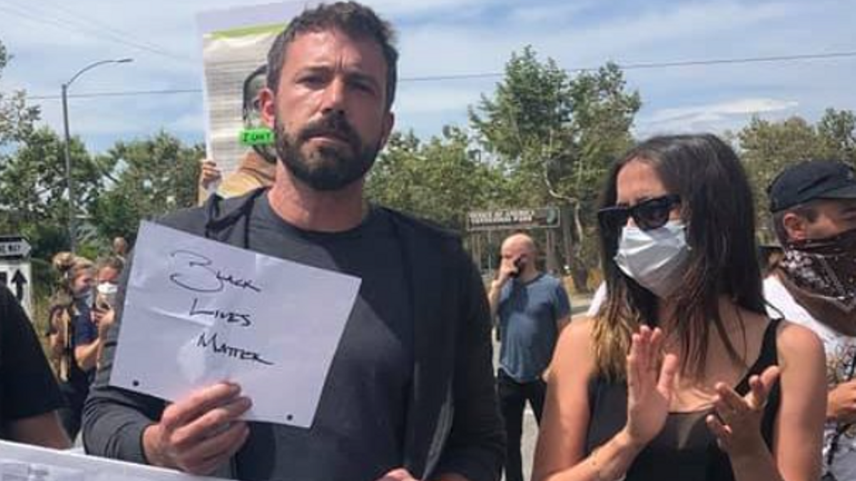 Ana de Armas y Ben Affleck en las manifestaciones contra el racismo