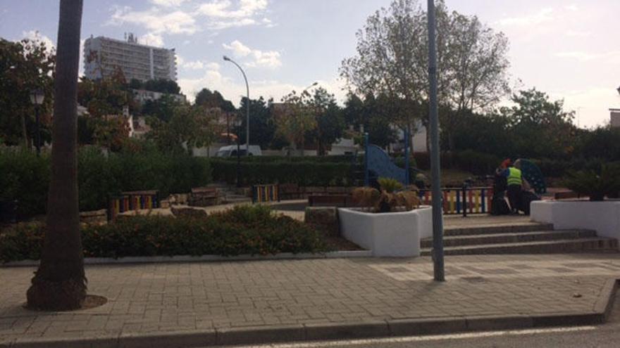 Vista del parque infantil en el que se encontraron las primeras muestras de la sustancia tóxica.