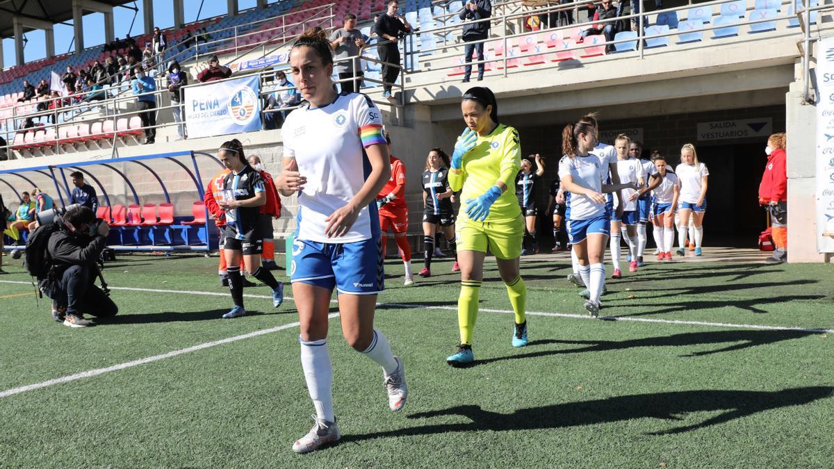 El Zaragoza CFF salta al campo Enrique Porta para medirse al Deportivo.