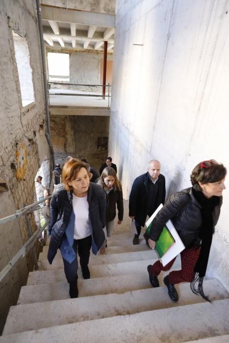 Visita al edificio de Tabacalera