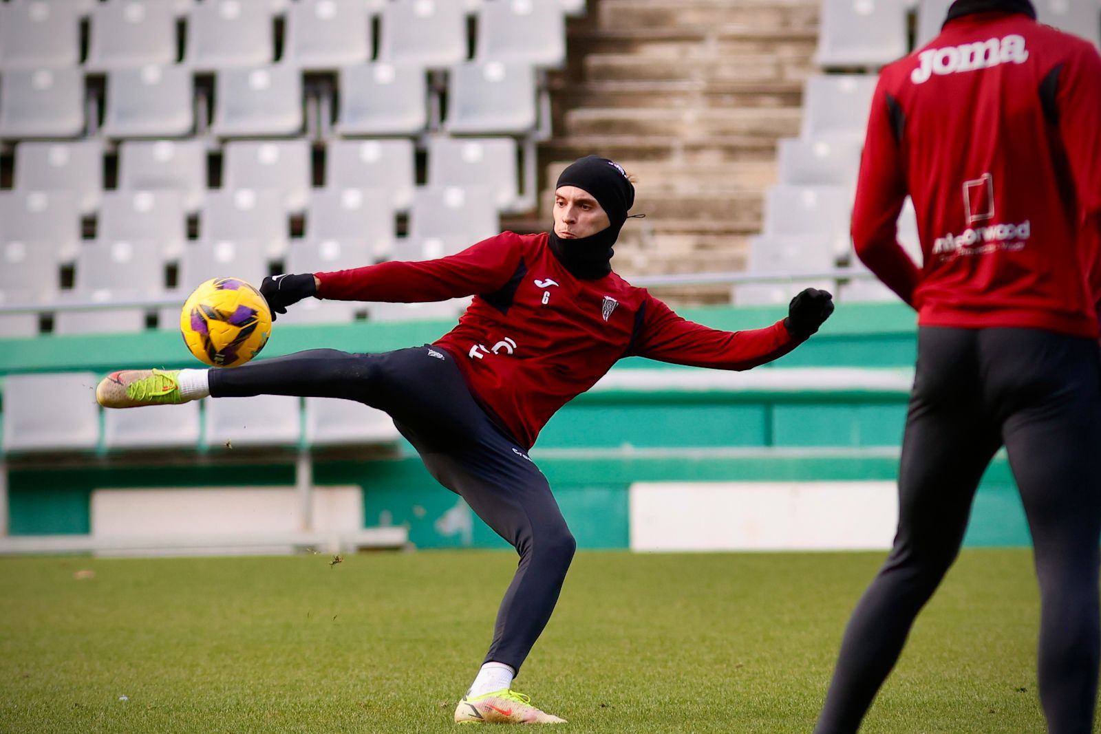 El Córdoba entrena ante su afición en El Arcángel