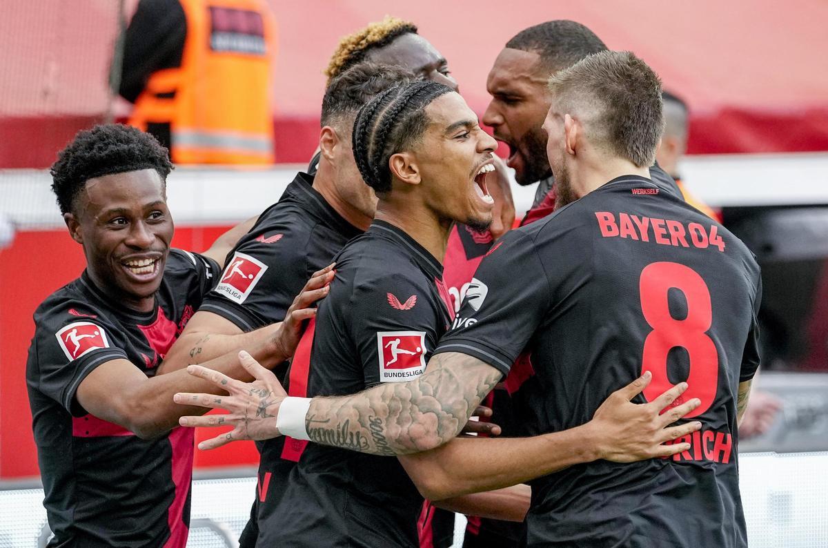 Victor Boniface marca el primer gol en el partido entre el Bayer Leverkusen - Werder Bremen de la Bundesliga disputado en el BayArena. Victor Boniface marca el primer gol en el partido entre el Bayer Leverkusen - Werder Bremen de la Bundesliga disputado en el BayArena.