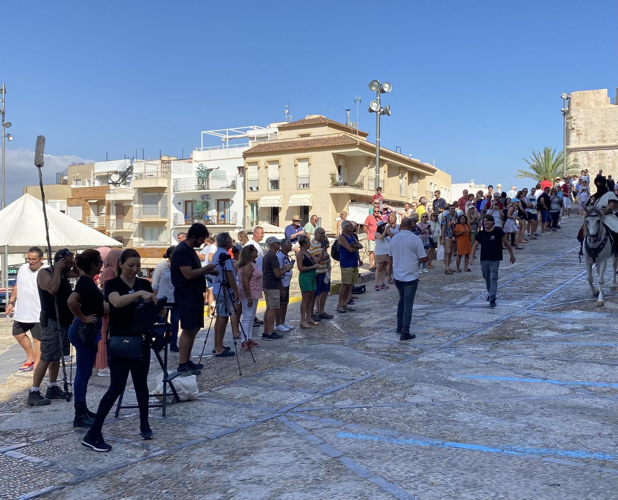 Las calles se convierten en un set de rodaje en Peñíscola