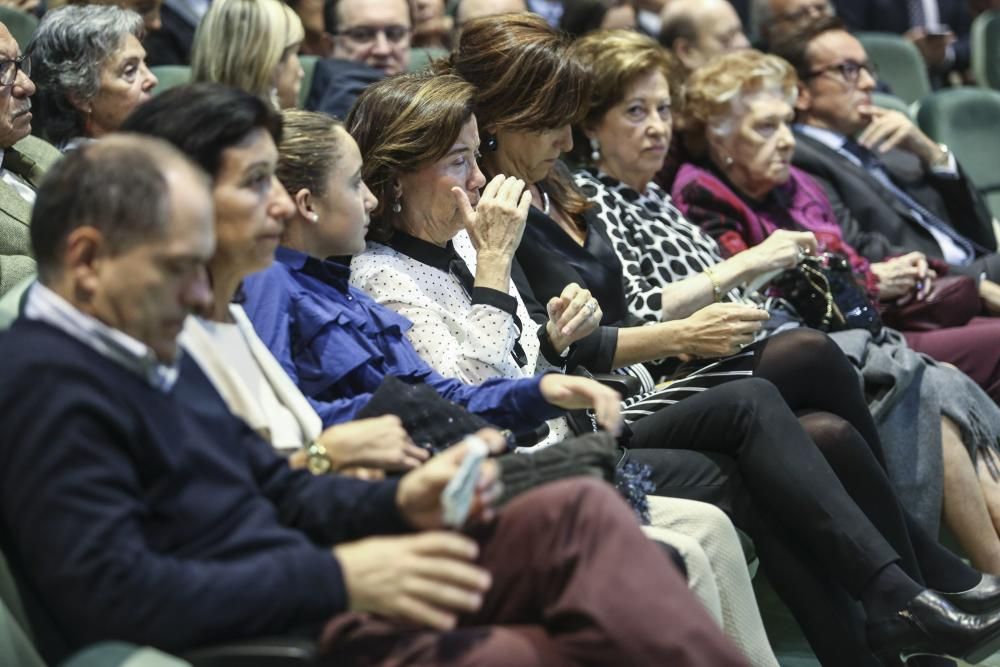 Homaneja a Barthe Aza en el Colegio de Médicos