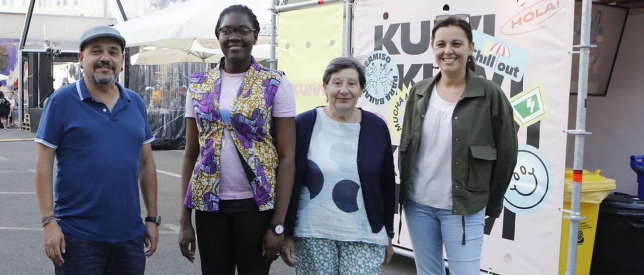 Por la izquierda, Nacio González, Patricia Campo, Paz Lanero y Sokhna Coundoul, ayer, en el Kuivi. | F. Rodríguez