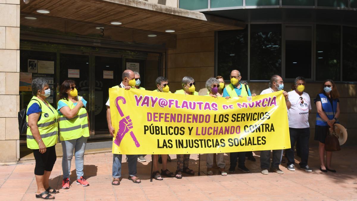 Un momento de la concentración en Murcia, ayer.