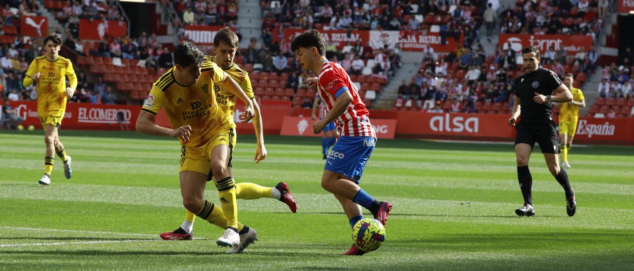 En imágenes: Así fue el partido entre Sporting y Mirandés en El Molinón