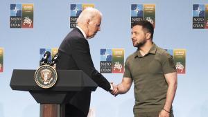 Joe Biden y Volodímir Zelenski, en Lituania, en 2023.