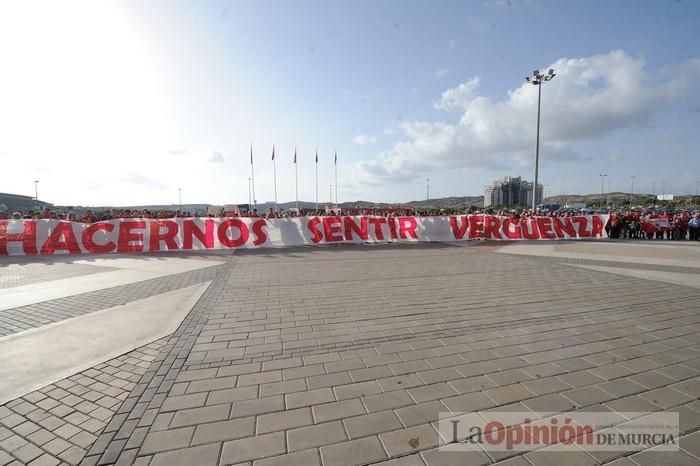 Tensión en la puerta de Nueva Condomina