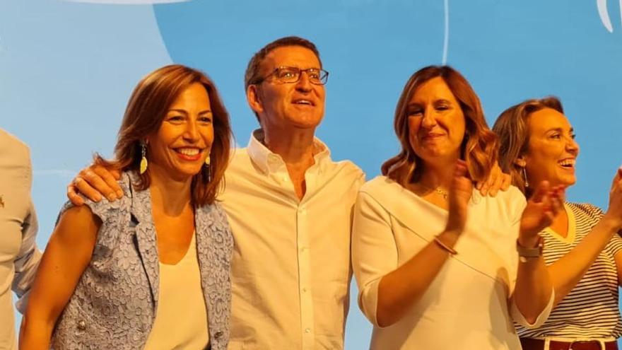 Chueca, con Alberto Núñez Feijóo, la alcaldesa de Valencia, María José Catalá, y Cuca Gamarra.