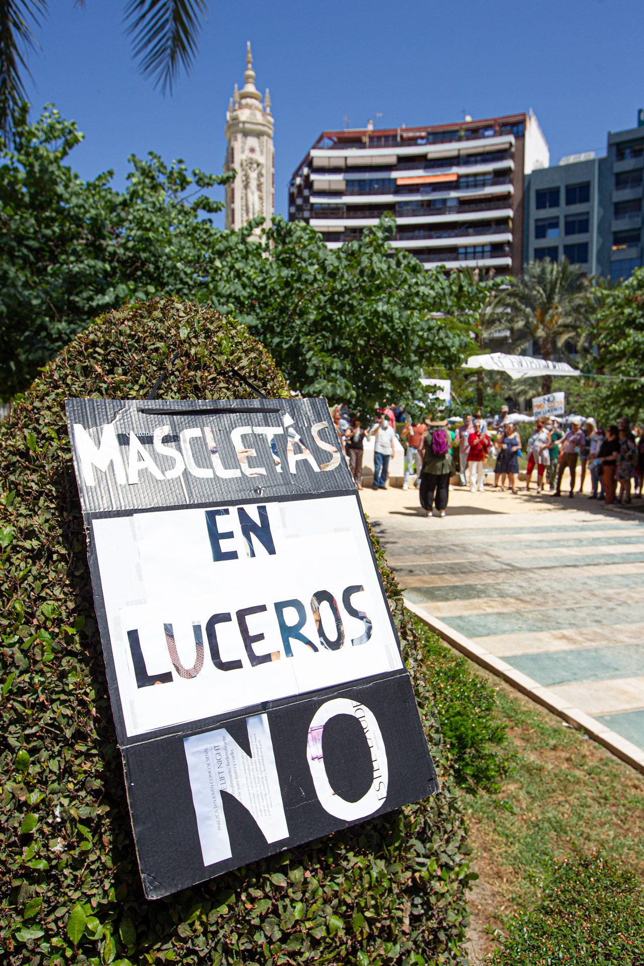 Protesta contra las mascletás en Luceros