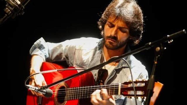 El guitarrista durante su pasado actuación en el Talía.