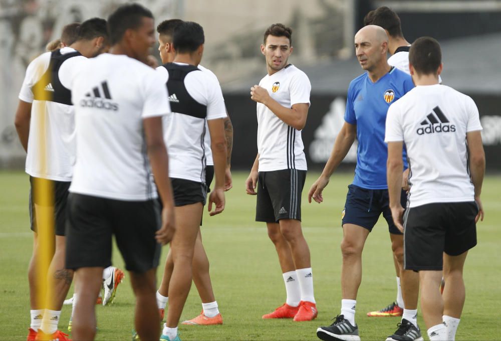 Las mejores imágenes del primer entrenamiento de Munir