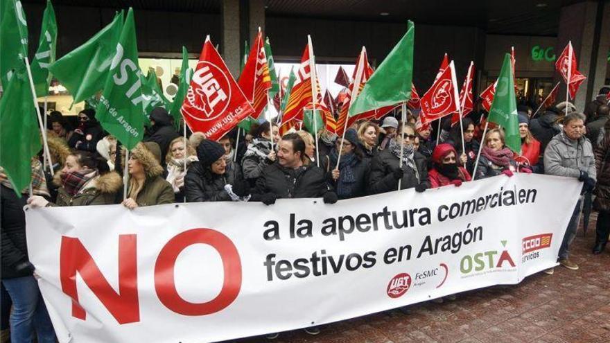UCA reclama a Azcón el cierre del gran comercio en puentes festivos