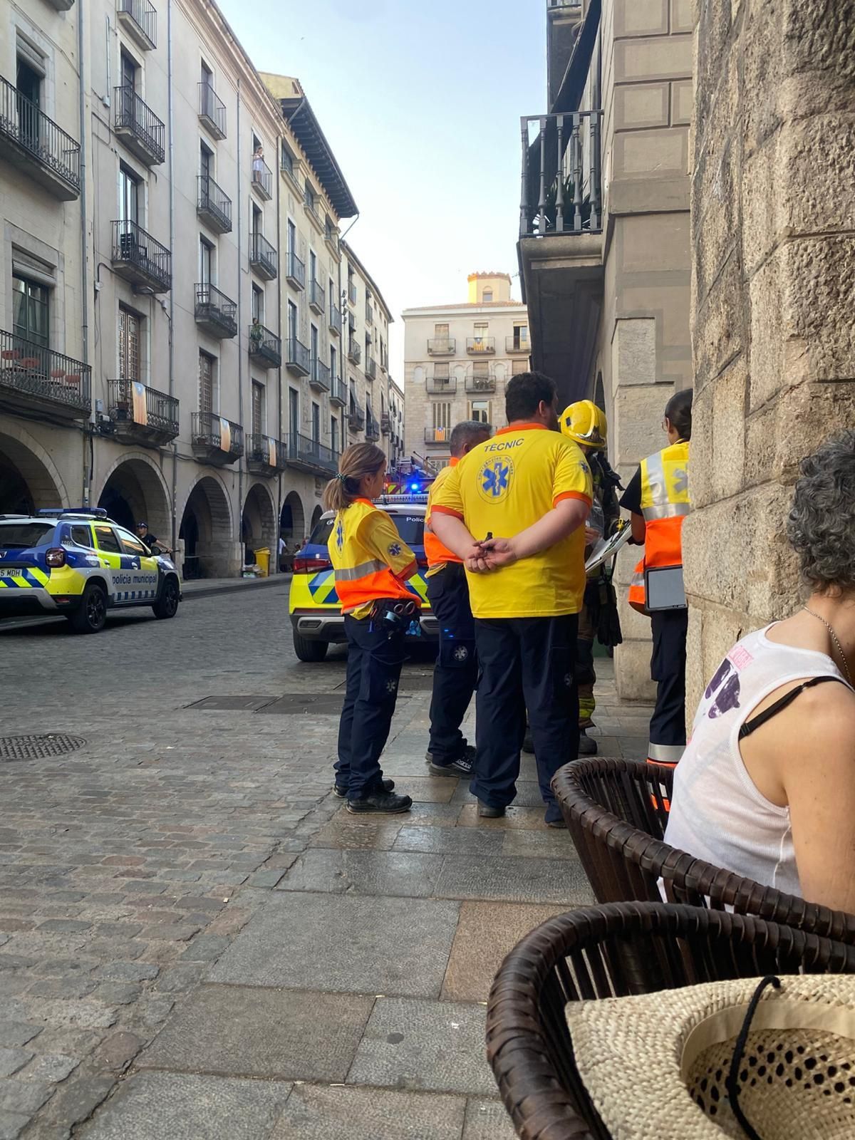 Les imatges de l'esfondrament de part d'un edifici del Barri Vell de Girona