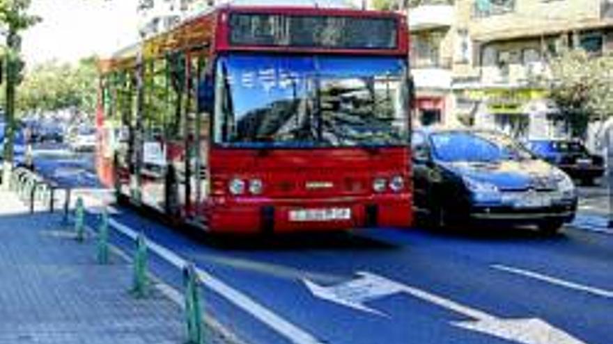 El déficit del autobús se mantendrá por encima de los 3 millones de euros
