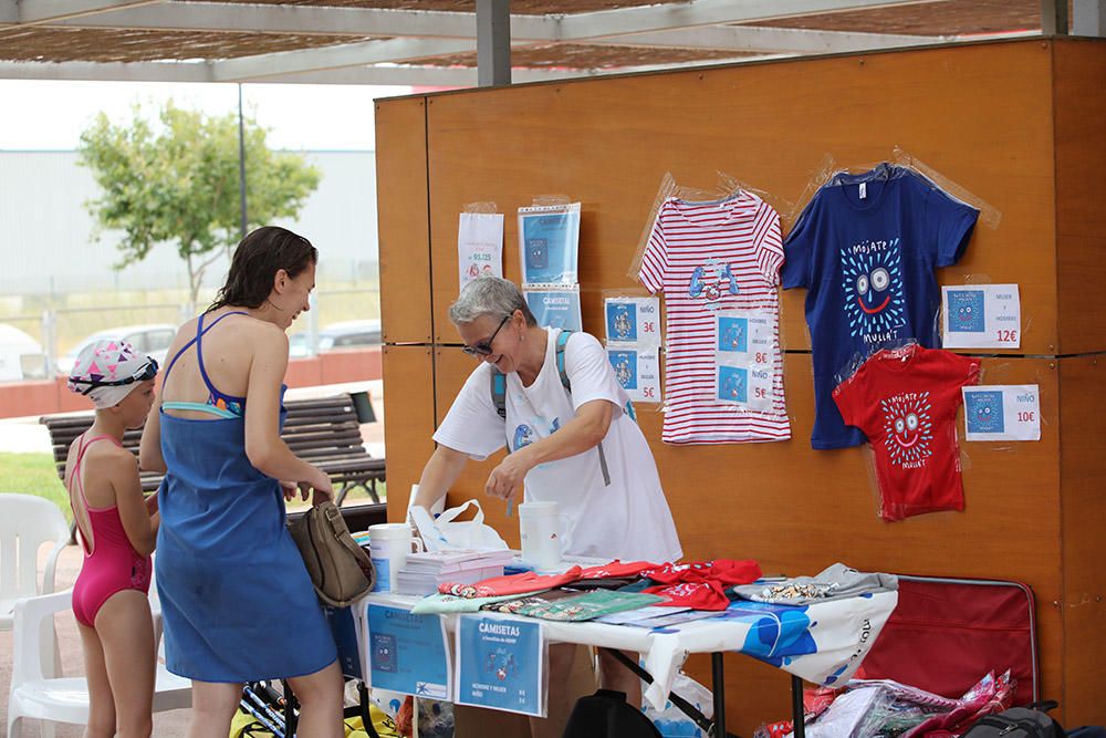 Chapuzón solidario en la piscina de es Raspallar