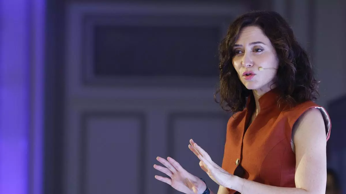 Ayuso respalda las palabras de Feijóo sobre absentismo: "Tiene más razón que un santo"