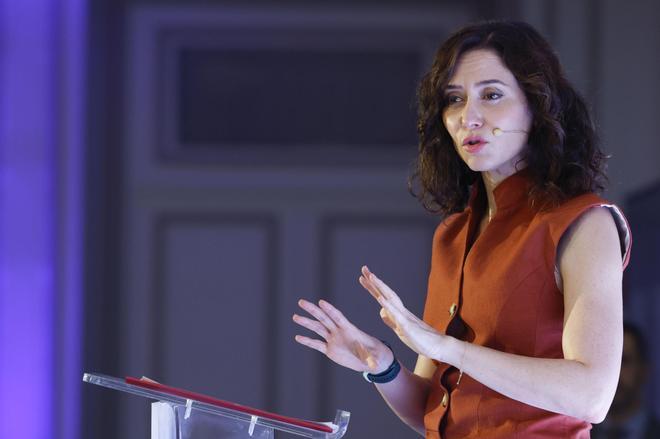 Ayuso respalda las palabras de Feijóo sobre absentismo: "Tiene más razón que un santo"