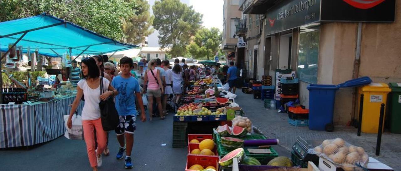 Los vendedores de fruta y verdura están ubicados en la actualidad en los alrededores de la plaza de Oriente.