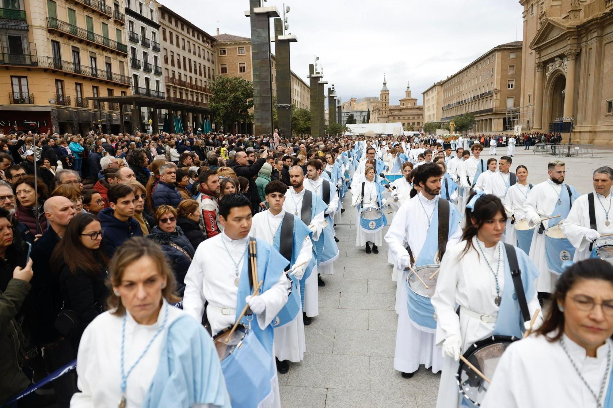 En imágenes | La procesión del Encuentro Glorioso sale a las calles de Zaragoza