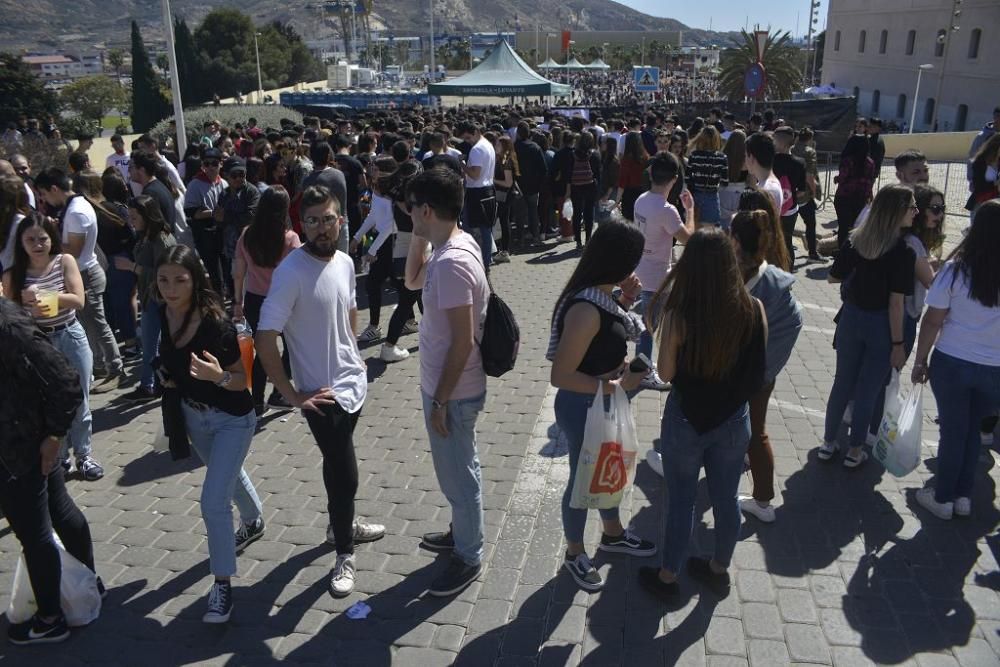 Miles de estudiantes de la UPCT en las paellas de San José